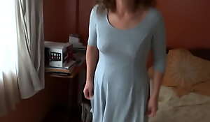 Latina mother shows off before b before her nephew's friend, she caresses, masturbates, has an intense orgasm and at the demolish she shows him her tits and asks him to screw her
