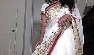 Desi Dhabi in Saree getting Naked and Plays with Gradual Pussy