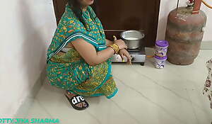 Sex With Desi Bhabhi Wearing A Still wet behind the ears Saree In The Kitchen