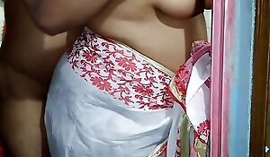 Aditi Aunty washing clothes without a Blouse when neighbor boy came & fucked her - Huge Boobs Indian 35 year grey Desi 4k