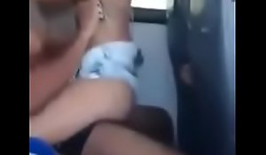 Sexo en el bus escolar