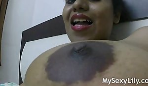 Sex-mad lily unstinting indian mangos squeezed