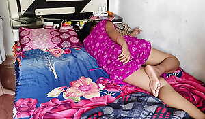 Faat Gyi Mumma Ki Burr, Desi Boy Share Bed Helter-skelter Step Mumma In Dirty Hindi Audio