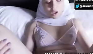 antonio suleiman avec fille hijab sheet complète