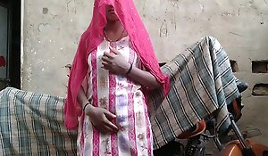 The sister-in-law who was sweeping was fucked a lot overwrought opening her salwar