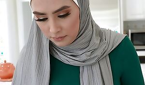 I Caught My Theatre troupe Hot Muslim Hijab Comport oneself Mom Masturbating & She Sucked Me Off For My Silence