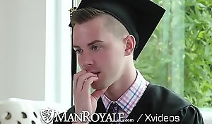 ManRoyale Inspection Escalade fianc‚ with reference to cram of Kyler Ash