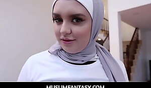 MuslimFantasy- Virgin Leda Lotharia fucked by Billy Visual huge cock. Billy decides to teach her a few things, she shows him her knockers first, then her pussy to feel. Leda thanks Billy says shes ready to lose her virginity