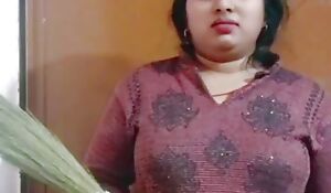 Desi Indian damsel seduced when there was no wife at lodging Indian desi sex video