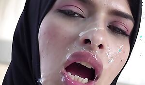 Chubby Boobs Hijabi Muslim Girl Fucked in Aggravation with an increment of Pussy by Bhaijaan