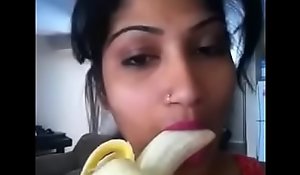 Sexy desi girl engulfing banana like bushwa in the air groans