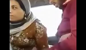 desi girl getting drilled in car and giving blowjob