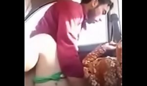 Desi Bhabhi cheating in Car far youthful caught pakistani aunt