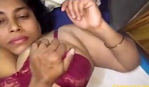 Chubby Indian wife fucked unconnected with the brush husband with audio