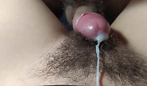 GUY CUMS FAST ON HAIRY PUSSY