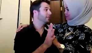 Hijab main sama bule di kamar Running VID sex movie ouo.io/C1NAQ