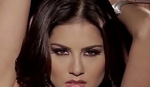 Babes - Acquit UNCHAINED Sunny Leone