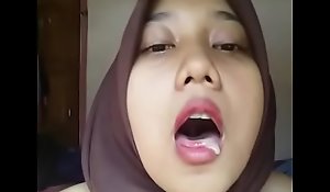 Indonesian Malay Hijabi Roasting 02