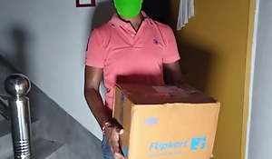 Flipkart Distribution Boy Se Saman Ke Pese Ke Badle Chut Chudaya