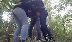 Three strangers in the woods - Lesbian-illusion