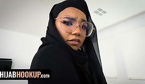 Hijab Hookup - Hot Muslim Teen With Hijab Twerks Her Huge Round Booty Be beneficial to Casual Stud POV Style